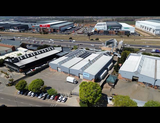 2,316M² WAREHOUSE TO LET IN ROOIHUISKRAAL